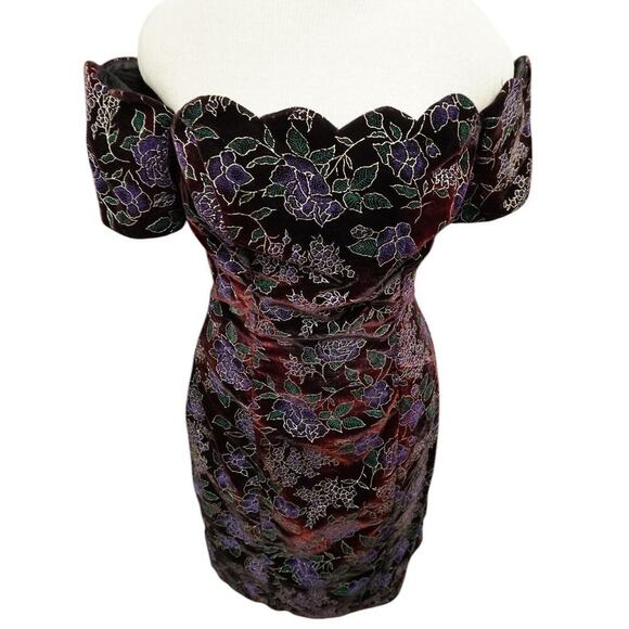 Vintage Tamara’s Off-Shoulder Cocktail – Size 7 Embroidered Velvet – Scalloped - Picture 2 of 11